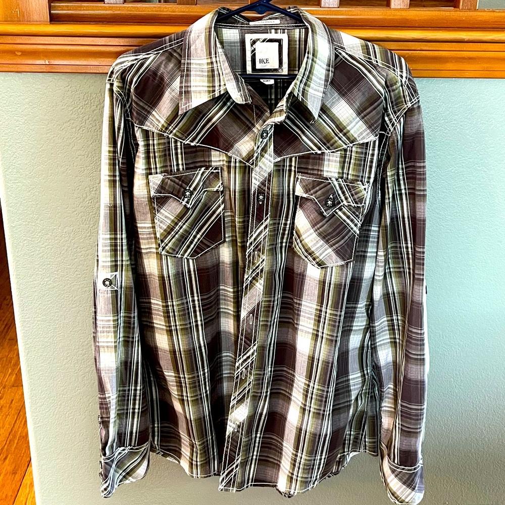 Buckle men’s collared shirt